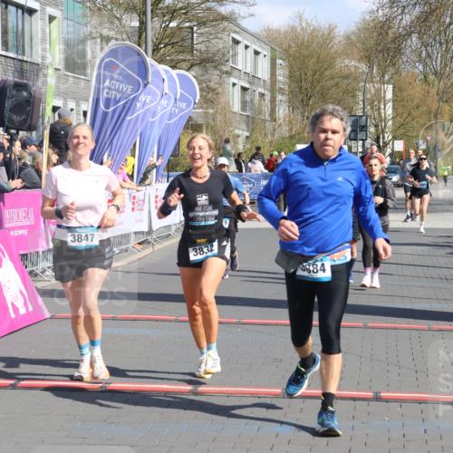 12.04.2026 - 45. Internationalen Wilhelmsburger Insellauf Strokosch-Dieckow http://msf.ph/oto/9462531 12.04.2026 11:10:59 Ziel 2346, 3884, 3847, 3832, 2199, 3715, 2585, 4334 meine-sportfotos.de