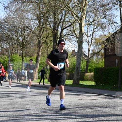 12.04.2026 - 45. Internationalen Wilhelmsburger Insellauf J. Mangold http://msf.ph/oto/9462534 12.04.2026 10:49:37 Ziel 4715, 2392, 3036, 2048, 3357, 2655, 5441, 3546, 2618, 2176, 2054, 3329, 3459, 4855, 4929, 4929, 4634, 3186, 3326, 3556, 3228, 5041, 5033, 4435 meine-sportfotos.de