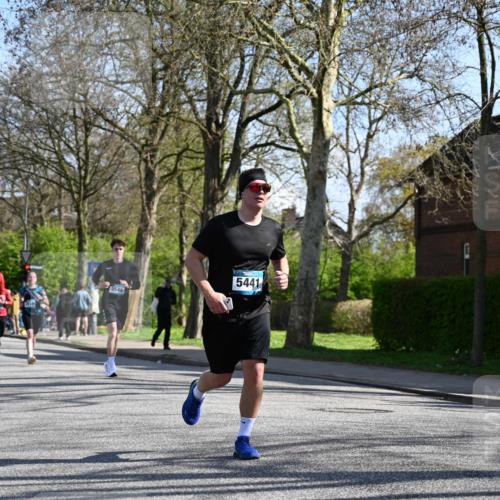 12.04.2026 - 45. Internationalen Wilhelmsburger Insellauf J. Mangold http://msf.ph/oto/9462535 12.04.2026 10:49:37 Ziel 4715, 2392, 3036, 2048, 3357, 2655, 5441, 3546, 2618, 2176, 2054, 3329, 3459, 4855, 4929, 4929, 4634, 3186, 3326, 3556, 3228, 5041, 5033, 4435 meine-sportfotos.de