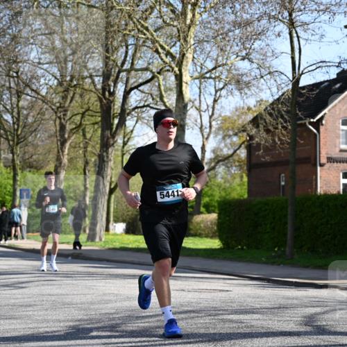 12.04.2026 - 45. Internationalen Wilhelmsburger Insellauf J. Mangold http://msf.ph/oto/9462542 12.04.2026 10:49:38 Ziel 4715, 2392, 3036, 2048, 3357, 2655, 5441, 3546, 2618, 2176, 2054, 3329, 3459, 3329, 3459, 4855, 4929, 4634, 3186, 3326, 3556, 3228, 5041, 5033, 4435, 2720 meine-sportfotos.de