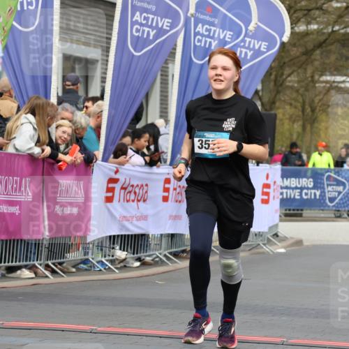 12.04.2026 - 45. Internationalen Wilhelmsburger Insellauf Strokosch-Dieckow http://msf.ph/oto/9462557 12.04.2026 13:17:31 Ziel 3886, 3097, 2942, 3575 meine-sportfotos.de