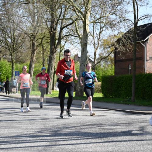 12.04.2026 - 45. Internationalen Wilhelmsburger Insellauf J. Mangold http://msf.ph/oto/9462561 12.04.2026 10:49:41 Ziel 3036, 2048, 3357, 2655, 5441, 3546, 2618, 2176, 2054, 3329, 3459, 4855, 4929, 4634, 3186, 3326, 3556, 3228, 5041, 5033, 4435, 2720, 3234, 3855 meine-sportfotos.de