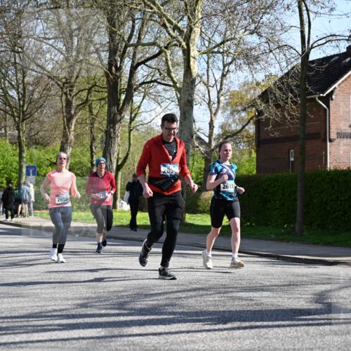 12.04.2026 - 45. Internationalen Wilhelmsburger Insellauf J. Mangold http://msf.ph/oto/9462565 12.04.2026 10:49:42 Ziel 3036, 2048, 3357, 2655, 5441, 3546, 2618, 2176, 2054, 3329, 3459, 4855, 4929, 4634, 3186, 3326, 3556, 3228, 5041, 5033, 4435, 2720, 3234, 3855 meine-sportfotos.de
