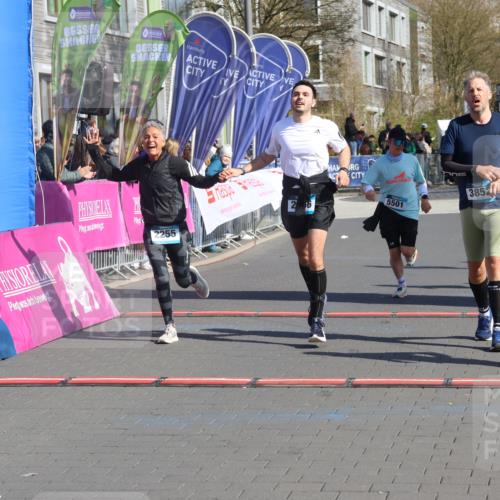 12.04.2026 - 45. Internationalen Wilhelmsburger Insellauf Strokosch-Dieckow http://msf.ph/oto/9462567 12.04.2026 10:52:44 Ziel 3852, 2239, 2256, 2255, 5501, 5574, 4710 meine-sportfotos.de