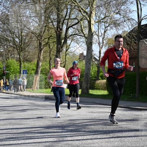 12.04.2026 - 45. Internationalen Wilhelmsburger Insellauf J. Mangold http://msf.ph/oto/9462572 12.04.2026 10:49:43 Ziel 3036, 2048, 3357, 2655, 5441, 3546, 2618, 2176, 2054, 3329, 3459, 4855, 4929, 4634, 4634, 3186, 3326, 3556, 3228, 5041, 5033, 4435, 2720, 3234, 3855 meine-sportfotos.de