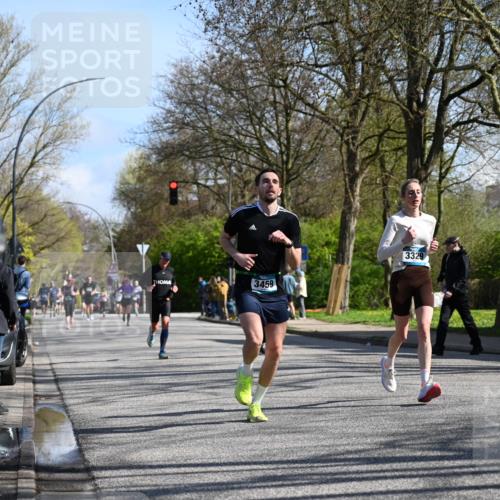 12.04.2026 - 45. Internationalen Wilhelmsburger Insellauf J. Mangold http://msf.ph/oto/9462596 12.04.2026 10:49:50 Ziel 2655, 5441, 3546, 2618, 2176, 2054, 3329, 3459, 4855, 4929, 4634, 3186, 3326, 3556, 3228, 5041, 5033, 4435, 2720, 2720, 3234, 3855, 2154, 3608 meine-sportfotos.de
