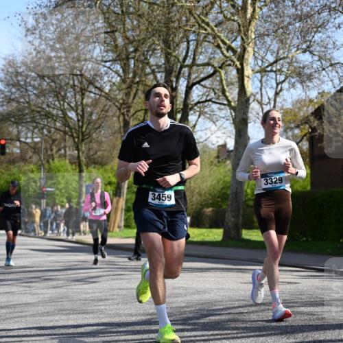 12.04.2026 - 45. Internationalen Wilhelmsburger Insellauf J. Mangold http://msf.ph/oto/9462609 12.04.2026 10:49:51 Ziel 2655, 5441, 3546, 2618, 2176, 2054, 3329, 3459, 4855, 4929, 4634, 3186, 3326, 3556, 3228, 5041, 5033, 4435, 2720, 3234, 3234, 3855, 2154, 3608 meine-sportfotos.de