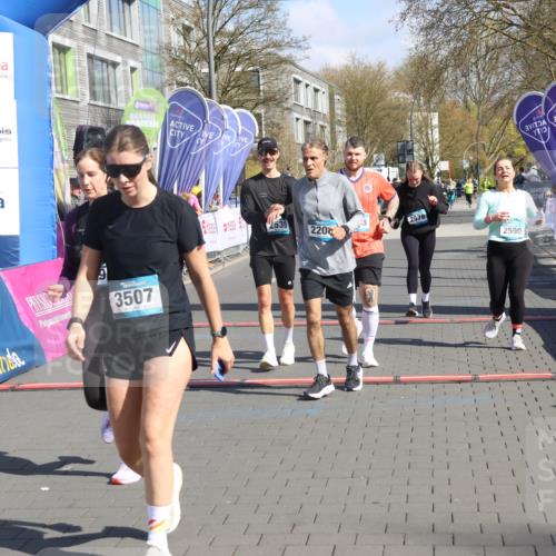 12.04.2026 - 45. Internationalen Wilhelmsburger Insellauf Strokosch-Dieckow http://msf.ph/oto/9462610 12.04.2026 11:11:11 Ziel 3507, 3913, 2208, 2539, 2513, 2590, 2576 meine-sportfotos.de