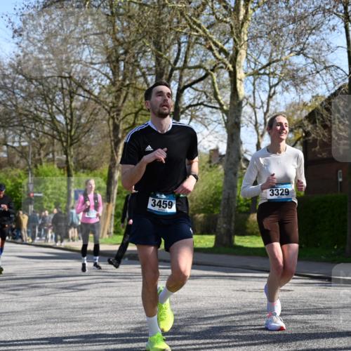 12.04.2026 - 45. Internationalen Wilhelmsburger Insellauf J. Mangold http://msf.ph/oto/9462611 12.04.2026 10:49:51 Ziel 2655, 5441, 3546, 2618, 2176, 2054, 3329, 3459, 4855, 4929, 4634, 3186, 3326, 3556, 3228, 5041, 5033, 4435, 2720, 3234, 3234, 3855, 2154, 3608 meine-sportfotos.de