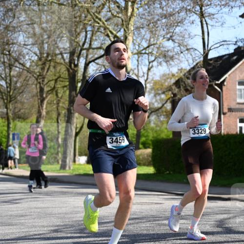 12.04.2026 - 45. Internationalen Wilhelmsburger Insellauf J. Mangold http://msf.ph/oto/9462616 12.04.2026 10:49:52 Ziel 2655, 5441, 3546, 2618, 2176, 2054, 3329, 3459, 4855, 4929, 4634, 3186, 3326, 3556, 3228, 5041, 5033, 4435, 2720, 3234, 3855, 2154, 3608 meine-sportfotos.de