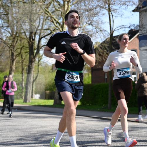 12.04.2026 - 45. Internationalen Wilhelmsburger Insellauf J. Mangold http://msf.ph/oto/9462620 12.04.2026 10:49:52 Ziel 2655, 5441, 3546, 2618, 2176, 2054, 3329, 3459, 4855, 4929, 4634, 3186, 3326, 3556, 3228, 5041, 5033, 4435, 2720, 3234, 3855, 2154, 3608 meine-sportfotos.de