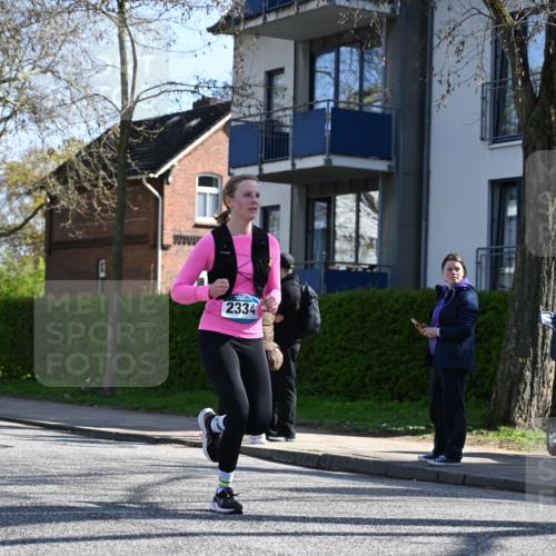 12.04.2026 - 45. Internationalen Wilhelmsburger Insellauf J. Mangold http://msf.ph/oto/9462629 12.04.2026 10:49:55 Ziel 2618, 2176, 2054, 3329, 3459, 4855, 4929, 4634, 4634, 3186, 3326, 3556, 3228, 5041, 5033, 4435, 2720, 3234, 3855, 2154, 3608 meine-sportfotos.de