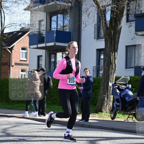 12.04.2026 - 45. Internationalen Wilhelmsburger Insellauf J. Mangold http://msf.ph/oto/9462634 12.04.2026 10:49:55 Ziel 2618, 2176, 2054, 3329, 3459, 4855, 4929, 4634, 4634, 3186, 3326, 3556, 3228, 5041, 5033, 4435, 2720, 3234, 3855, 2154, 3608 meine-sportfotos.de