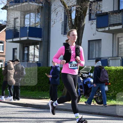 12.04.2026 - 45. Internationalen Wilhelmsburger Insellauf J. Mangold http://msf.ph/oto/9462640 12.04.2026 10:49:55 Ziel 2618, 2176, 2054, 3329, 3459, 4855, 4929, 4634, 4634, 3186, 3326, 3556, 3228, 5041, 5033, 4435, 2720, 3234, 3855, 2154, 3608 meine-sportfotos.de