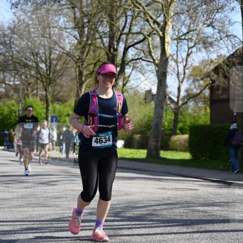 12.04.2026 - 45. Internationalen Wilhelmsburger Insellauf J. Mangold http://msf.ph/oto/9462648 12.04.2026 10:50:04 Ziel 4855, 4929, 4634, 3186, 3326, 3556, 3228, 5041, 5033, 4435, 2720, 3234, 3855, 2154, 3608, 4903, 2496 meine-sportfotos.de