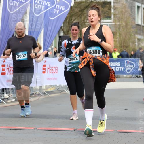 12.04.2026 - 45. Internationalen Wilhelmsburger Insellauf Strokosch-Dieckow http://msf.ph/oto/9462654 12.04.2026 13:17:27 Ziel 3040, 4752, 3886, 3097, 2942, 3575 meine-sportfotos.de