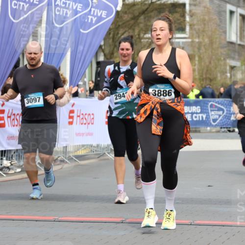 12.04.2026 - 45. Internationalen Wilhelmsburger Insellauf Strokosch-Dieckow http://msf.ph/oto/9462663 12.04.2026 13:17:26 Ziel 5487, 3040, 4752, 3886, 3097, 2942, 3575 meine-sportfotos.de