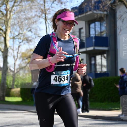 12.04.2026 - 45. Internationalen Wilhelmsburger Insellauf J. Mangold http://msf.ph/oto/9462668 12.04.2026 10:50:05 Ziel 4855, 4929, 4634, 3186, 3326, 3556, 3228, 5041, 5033, 4435, 2720, 3234, 3855, 3855, 2154, 3608, 4903, 2496, 2198, 2197 meine-sportfotos.de
