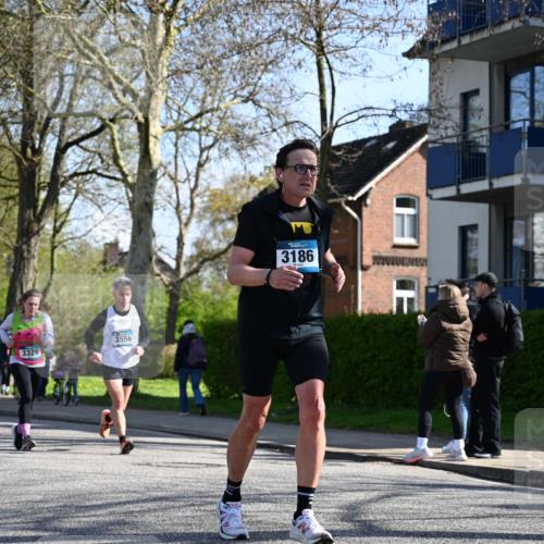 12.04.2026 - 45. Internationalen Wilhelmsburger Insellauf J. Mangold http://msf.ph/oto/9462674 12.04.2026 10:50:08 Ziel 4855, 4929, 4634, 3186, 3326, 3556, 3228, 5041, 5033, 4435, 2720, 3234, 3855, 2154, 3608, 4903, 2496, 2198, 2197 meine-sportfotos.de
