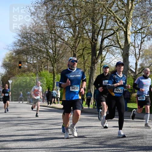 12.04.2026 - 45. Internationalen Wilhelmsburger Insellauf J. Mangold http://msf.ph/oto/9462691 12.04.2026 10:50:11 Ziel 4855, 4929, 4634, 3186, 3326, 3556, 3228, 5041, 5033, 4435, 2720, 3234, 3855, 2154, 3608, 4903, 2496, 2198, 2197 meine-sportfotos.de