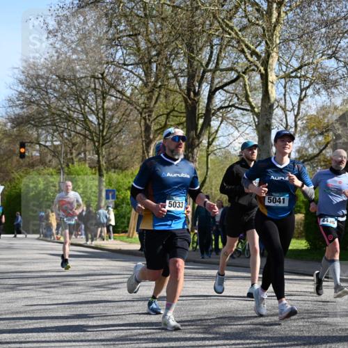 12.04.2026 - 45. Internationalen Wilhelmsburger Insellauf J. Mangold http://msf.ph/oto/9462697 12.04.2026 10:50:11 Ziel 4855, 4929, 4634, 3186, 3326, 3556, 3228, 5041, 5033, 4435, 2720, 3234, 3855, 2154, 3608, 4903, 2496, 2198, 2197 meine-sportfotos.de
