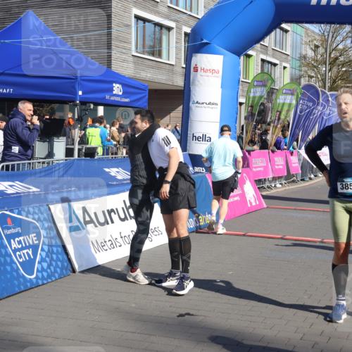 12.04.2026 - 45. Internationalen Wilhelmsburger Insellauf Strokosch-Dieckow http://msf.ph/oto/9462717 12.04.2026 10:52:49 Ziel 2256, 2255, 5501, 5574, 4710 meine-sportfotos.de