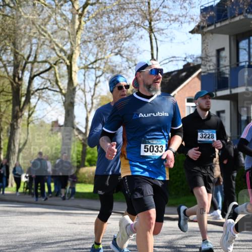 12.04.2026 - 45. Internationalen Wilhelmsburger Insellauf J. Mangold http://msf.ph/oto/9462718 12.04.2026 10:50:12 Ziel 4929, 4634, 3186, 3326, 3556, 3228, 5041, 5033, 4435, 2720, 3234, 3855, 2154, 3608, 4903, 2496, 2496, 2198, 2197 meine-sportfotos.de