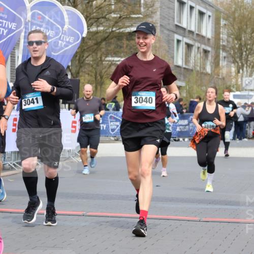 12.04.2026 - 45. Internationalen Wilhelmsburger Insellauf Strokosch-Dieckow http://msf.ph/oto/9462732 12.04.2026 13:17:24 Ziel 5487, 3040, 4752, 3886, 3097, 2942 meine-sportfotos.de