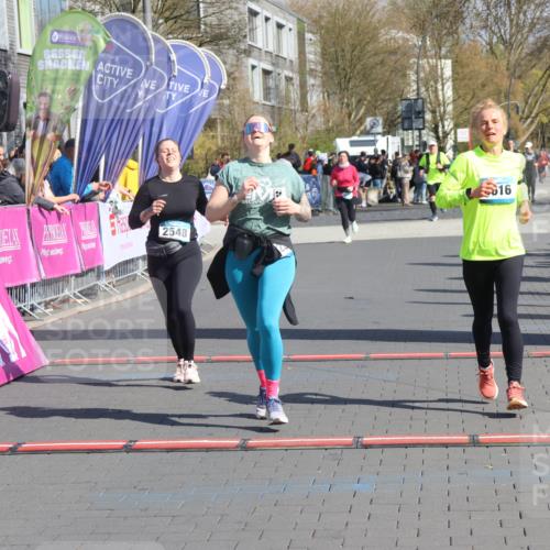 12.04.2026 - 45. Internationalen Wilhelmsburger Insellauf Strokosch-Dieckow http://msf.ph/oto/9462741 12.04.2026 11:11:30 Ziel 2320, 5616, 2548 meine-sportfotos.de
