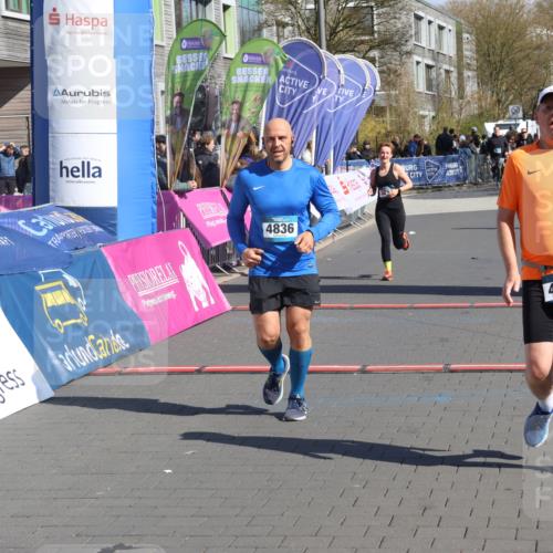 12.04.2026 - 45. Internationalen Wilhelmsburger Insellauf Strokosch-Dieckow http://msf.ph/oto/9462777 12.04.2026 10:52:56 Ziel 4689, 4836, 3291 meine-sportfotos.de