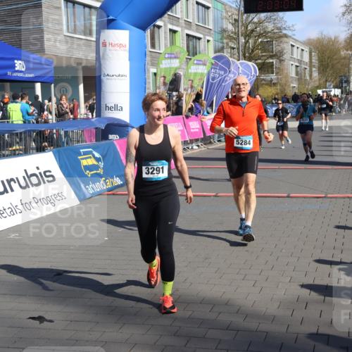12.04.2026 - 45. Internationalen Wilhelmsburger Insellauf Strokosch-Dieckow http://msf.ph/oto/9462785 12.04.2026 10:53:02 Ziel 3291, 5284, 3577, 2625, 4008, 3237 meine-sportfotos.de