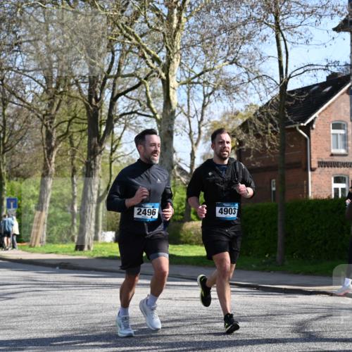 12.04.2026 - 45. Internationalen Wilhelmsburger Insellauf J. Mangold http://msf.ph/oto/9462802 12.04.2026 10:50:39 Ziel 4903, 2496, 2198, 2197, 3039, 3550, 4659, 2935, 5823, 2762, 2762, 5618, 4756, 2506, 3996, 5608, 2598 meine-sportfotos.de
