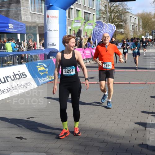 12.04.2026 - 45. Internationalen Wilhelmsburger Insellauf Strokosch-Dieckow http://msf.ph/oto/9462808 12.04.2026 10:53:02 Ziel 3291, 5284, 3577, 2625, 4008, 3237 meine-sportfotos.de