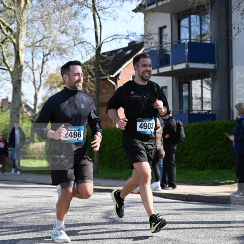 12.04.2026 - 45. Internationalen Wilhelmsburger Insellauf J. Mangold http://msf.ph/oto/9462813 12.04.2026 10:50:40 Ziel 4903, 2496, 2198, 2197, 3039, 3550, 4659, 2935, 5823, 2762, 5618, 4756, 2506, 3996, 5608, 2598 meine-sportfotos.de
