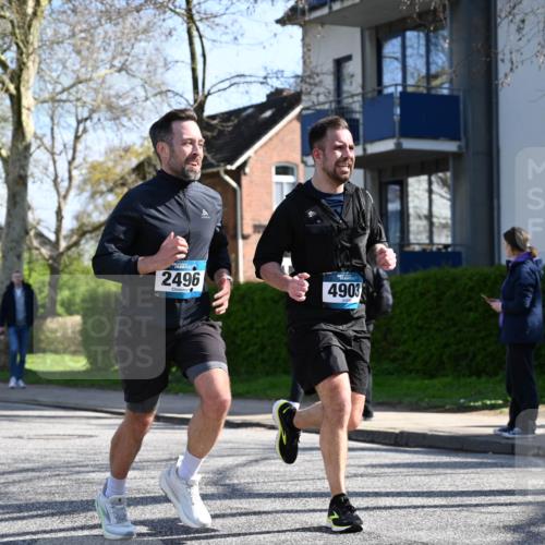 12.04.2026 - 45. Internationalen Wilhelmsburger Insellauf J. Mangold http://msf.ph/oto/9462815 12.04.2026 10:50:40 Ziel 4903, 2496, 2198, 2197, 3039, 3550, 4659, 2935, 5823, 2762, 5618, 4756, 2506, 3996, 5608, 2598 meine-sportfotos.de
