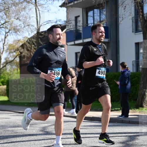 12.04.2026 - 45. Internationalen Wilhelmsburger Insellauf J. Mangold http://msf.ph/oto/9462819 12.04.2026 10:50:40 Ziel 4903, 2496, 2198, 2197, 3039, 3550, 4659, 2935, 5823, 2762, 5618, 4756, 2506, 3996, 5608, 2598 meine-sportfotos.de