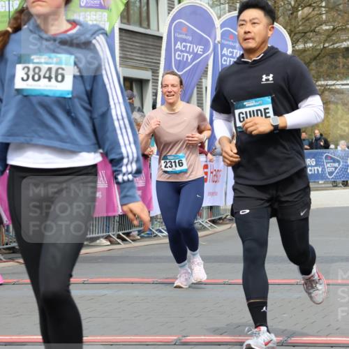 12.04.2026 - 45. Internationalen Wilhelmsburger Insellauf Strokosch-Dieckow http://msf.ph/oto/9462832 12.04.2026 13:17:14 Ziel 3846, 2316 meine-sportfotos.de