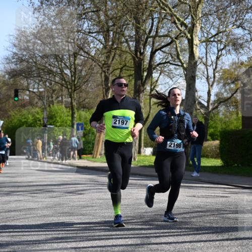 12.04.2026 - 45. Internationalen Wilhelmsburger Insellauf J. Mangold http://msf.ph/oto/9462833 12.04.2026 10:50:44 Ziel 4903, 2496, 2198, 2197, 3039, 3550, 4659, 2935, 5823, 2762, 5618, 4756, 2506, 3996, 5608, 2598, 3049, 4263 meine-sportfotos.de