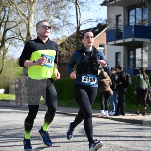 12.04.2026 - 45. Internationalen Wilhelmsburger Insellauf J. Mangold http://msf.ph/oto/9462847 12.04.2026 10:50:45 Ziel 4903, 2496, 2198, 2197, 3039, 3550, 4659, 3550, 4659, 2935, 5823, 2762, 5618, 4756, 2506, 3996, 5608, 2598, 3049, 4263, 5769 meine-sportfotos.de