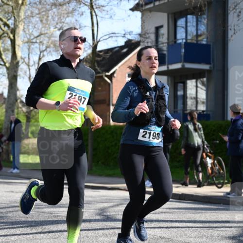 12.04.2026 - 45. Internationalen Wilhelmsburger Insellauf J. Mangold http://msf.ph/oto/9462850 12.04.2026 10:50:45 Ziel 4903, 2496, 2198, 2197, 3039, 3550, 4659, 3550, 4659, 2935, 5823, 2762, 5618, 4756, 2506, 3996, 5608, 2598, 3049, 4263, 5769 meine-sportfotos.de