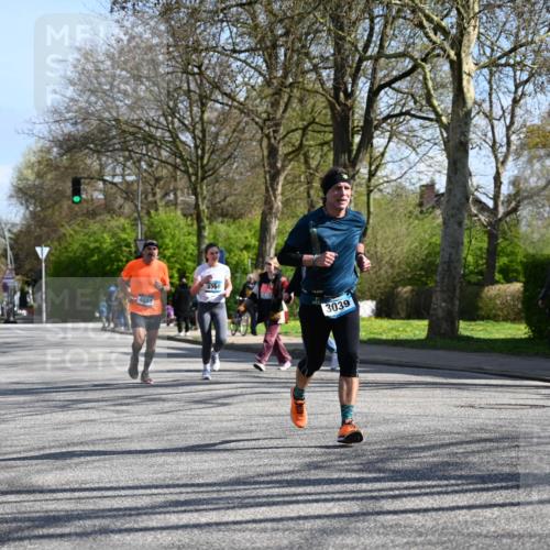 12.04.2026 - 45. Internationalen Wilhelmsburger Insellauf J. Mangold http://msf.ph/oto/9462851 12.04.2026 10:50:50 Ziel 2198, 2197, 3039, 3550, 4659, 2935, 5823, 2762, 5618, 4756, 2506, 3996, 5608, 5608, 2598, 3049, 4263, 5769, 3572 meine-sportfotos.de