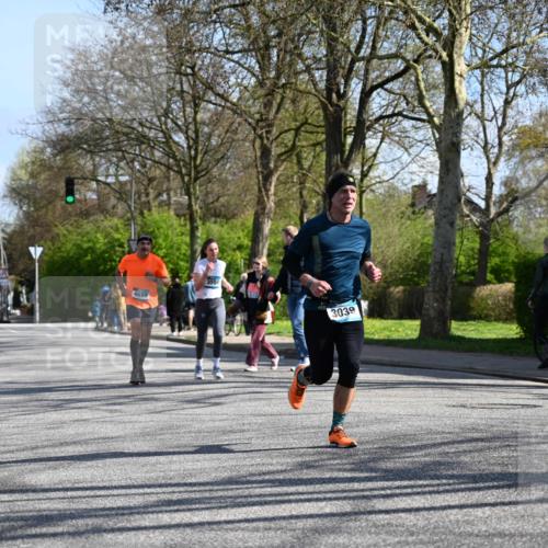 12.04.2026 - 45. Internationalen Wilhelmsburger Insellauf J. Mangold http://msf.ph/oto/9462852 12.04.2026 10:50:50 Ziel 2198, 2197, 3039, 3550, 4659, 2935, 5823, 2762, 5618, 4756, 2506, 3996, 5608, 5608, 2598, 3049, 4263, 5769, 3572 meine-sportfotos.de