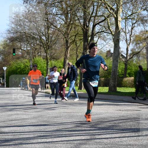 12.04.2026 - 45. Internationalen Wilhelmsburger Insellauf J. Mangold http://msf.ph/oto/9462855 12.04.2026 10:50:50 Ziel 2198, 2197, 3039, 3550, 4659, 2935, 5823, 2762, 5618, 4756, 2506, 3996, 5608, 5608, 2598, 3049, 4263, 5769, 3572 meine-sportfotos.de
