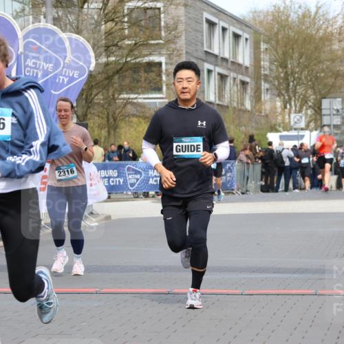 12.04.2026 - 45. Internationalen Wilhelmsburger Insellauf Strokosch-Dieckow http://msf.ph/oto/9462857 12.04.2026 13:17:13 Ziel 3846, 2316 meine-sportfotos.de