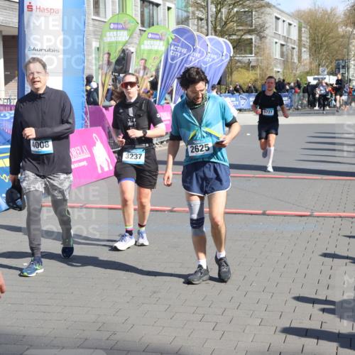 12.04.2026 - 45. Internationalen Wilhelmsburger Insellauf Strokosch-Dieckow http://msf.ph/oto/9462859 12.04.2026 10:53:07 Ziel 3577, 2625, 4008, 3237, 5727 meine-sportfotos.de