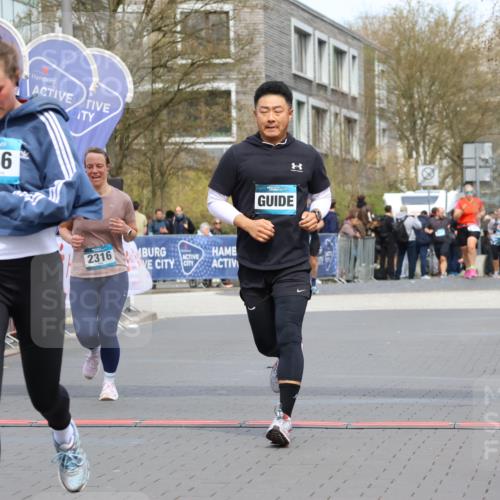 12.04.2026 - 45. Internationalen Wilhelmsburger Insellauf Strokosch-Dieckow http://msf.ph/oto/9462866 12.04.2026 13:17:13 Ziel 3846, 2316 meine-sportfotos.de