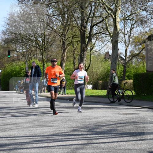 12.04.2026 - 45. Internationalen Wilhelmsburger Insellauf J. Mangold http://msf.ph/oto/9462868 12.04.2026 10:50:52 Ziel 2198, 2197, 3039, 3550, 4659, 2935, 5823, 2762, 5618, 4756, 2506, 3996, 5608, 2598, 3049, 4263, 5769, 3572 meine-sportfotos.de