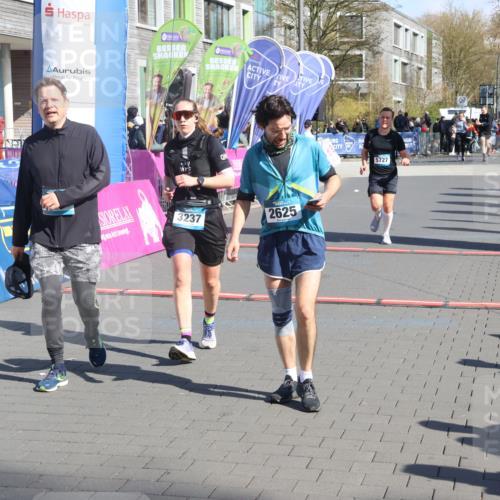 12.04.2026 - 45. Internationalen Wilhelmsburger Insellauf Strokosch-Dieckow http://msf.ph/oto/9462869 12.04.2026 10:53:07 Ziel 3577, 2625, 4008, 3237, 5727 meine-sportfotos.de