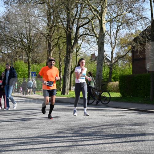 12.04.2026 - 45. Internationalen Wilhelmsburger Insellauf J. Mangold http://msf.ph/oto/9462876 12.04.2026 10:50:52 Ziel 2198, 2197, 3039, 3550, 4659, 2935, 5823, 2762, 5618, 4756, 2506, 3996, 5608, 2598, 3049, 4263, 5769, 3572 meine-sportfotos.de