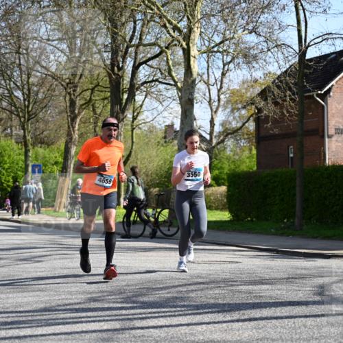 12.04.2026 - 45. Internationalen Wilhelmsburger Insellauf J. Mangold http://msf.ph/oto/9462886 12.04.2026 10:50:53 Ziel 2198, 2197, 3039, 3550, 4659, 2935, 5823, 2762, 5618, 4756, 2506, 3996, 5608, 2598, 3049, 3049, 4263, 5769, 3572, 4503 meine-sportfotos.de